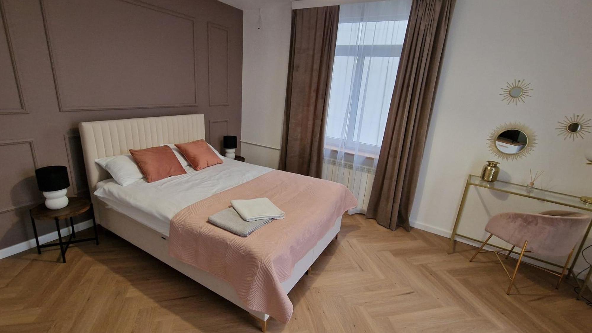 Brama Lwowska Apartamenty - Wiecej Na Www,Bramalwowska,Pl ซามอร์ช ภายนอก รูปภาพ