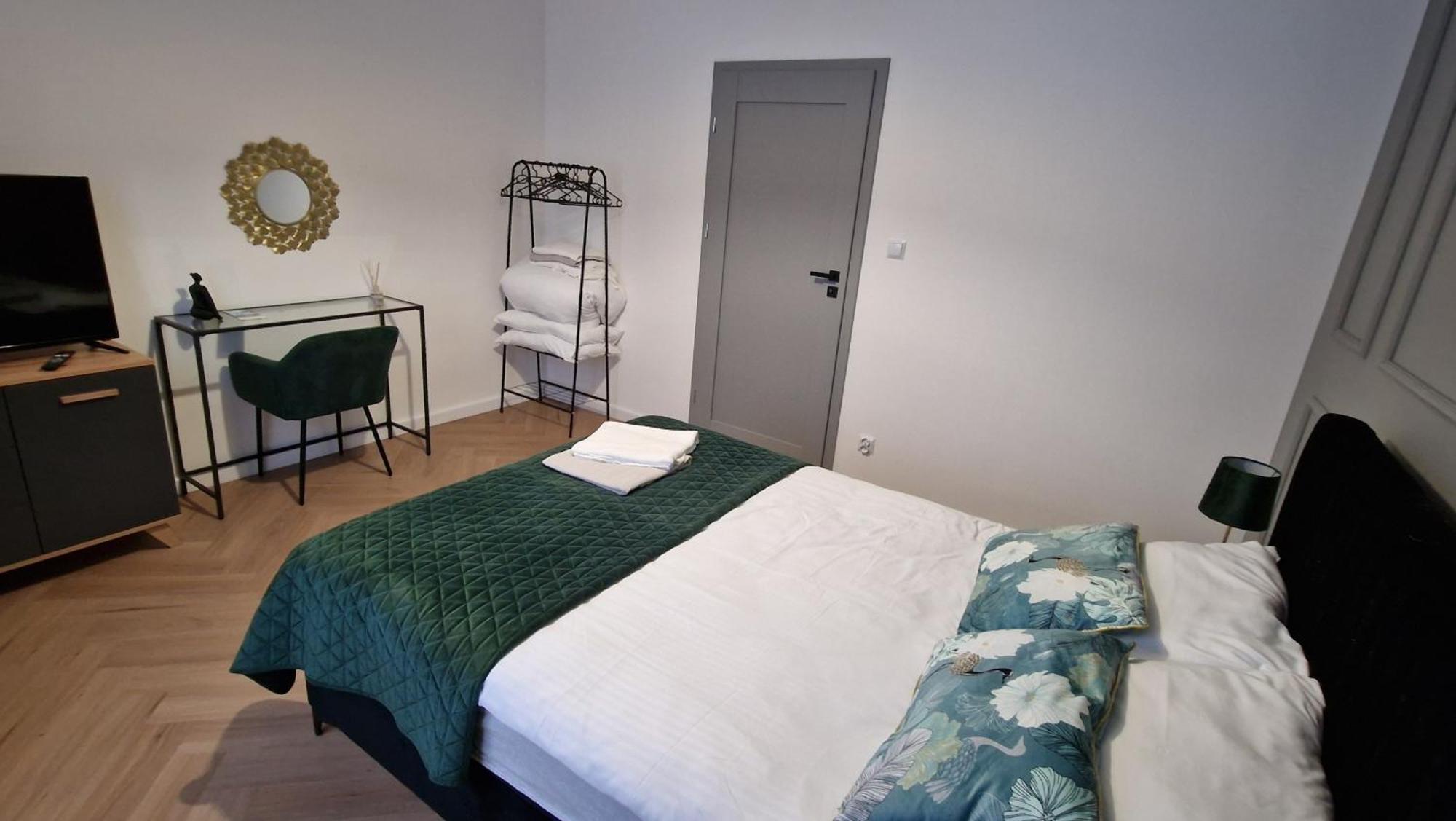 Brama Lwowska Apartamenty - Wiecej Na Www,Bramalwowska,Pl ซามอร์ช ภายนอก รูปภาพ