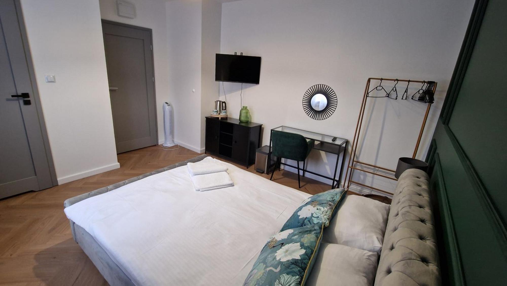 Brama Lwowska Apartamenty - Wiecej Na Www,Bramalwowska,Pl ซามอร์ช ภายนอก รูปภาพ
