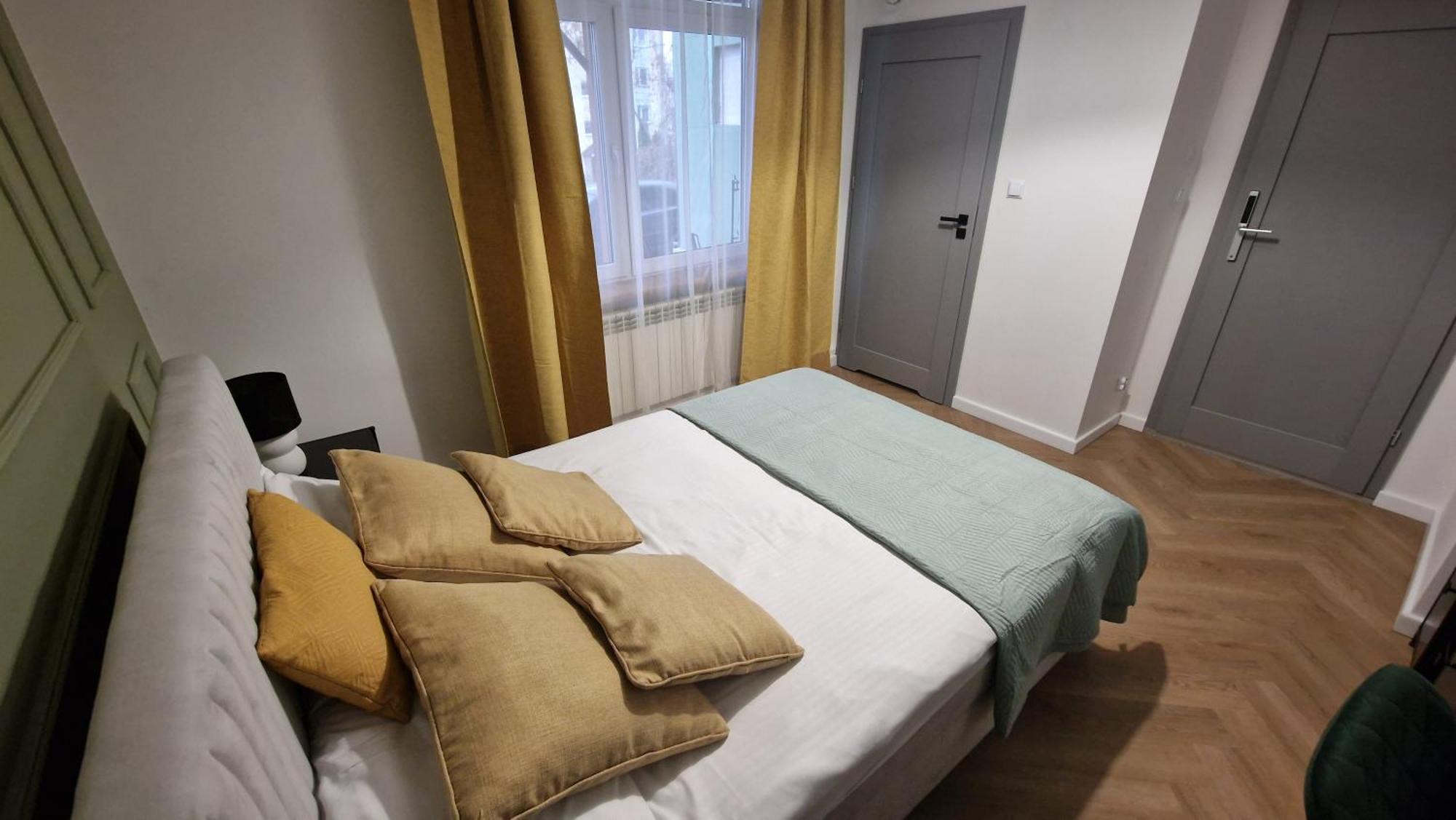 Brama Lwowska Apartamenty - Wiecej Na Www,Bramalwowska,Pl ซามอร์ช ภายนอก รูปภาพ